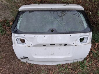 Toyota auris combi zadni dvere - 2