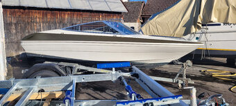 LOD KAJUTOVA BAYLINER 1851 CAPRI S PRIVESEM - 2