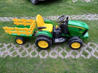 Elektrický traktor Peg Perego John Deere - 2