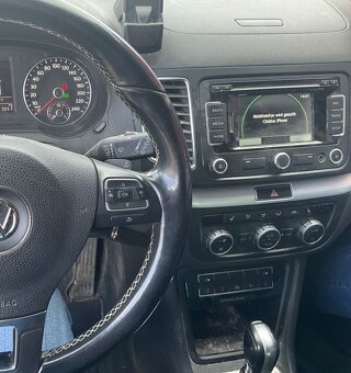 Volkswagen Sharan 2.0 Tdi DSG 130KW 10/2014 "CUP" 1.majite - 2