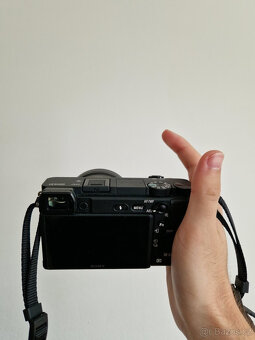 Sony Alpha A6400 + 16-50mm objektiv + SD karta - 2