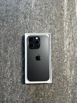 IPhone 15 Pro - 128GB KRÁSNÝ STAV - 2