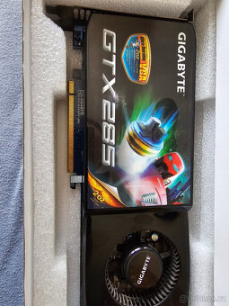 Gigabyte GTX 285 2GB OC - 2