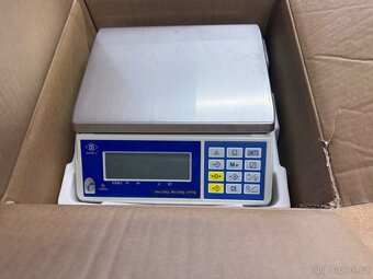 - Počítací Váha FDH3-W-30-M do 30KG - - 2