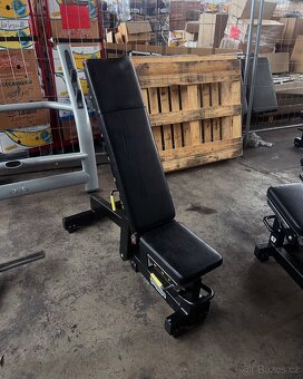 Technogym PURE STRENGTH - polohovatelné lavičky - 2