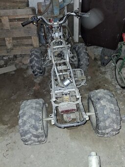 Rám ze čtyřkolky 200ccm - 2