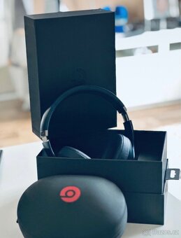 Apple Beast Studios Pro 3 - 2