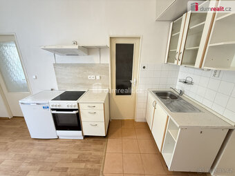 Pronájem bytu 2+kk 35m2 P5 Smíchov zařízený cihla - 2