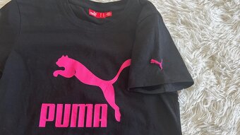 Černé triko s růžovým nápisem Puma - 2
