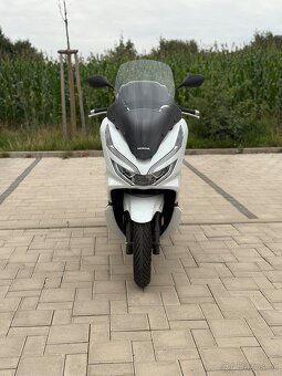HONDA PCX 125 2019 Nájezd 5700KM - 2