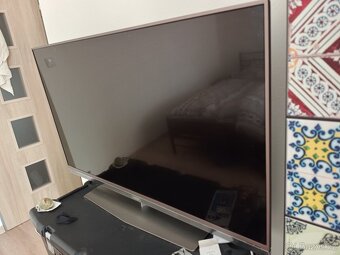 49" Philips Ambilight Smart TV, ener třída A - 2