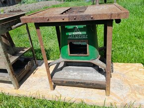 Staré petrolejové topení. - 2