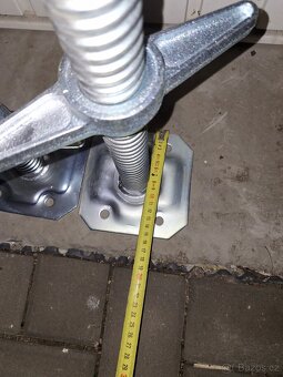 Nohy nastavitelné, šroubovací na haki,trubkové i jiné lešení - 2