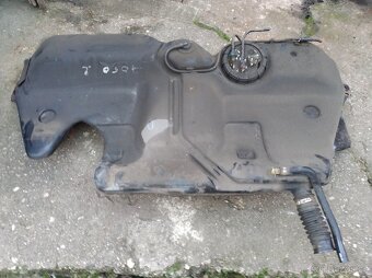 palivová nádrž renault megane scenic 1.6 rv.98 - 2