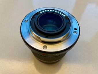 Prodám objektiv Olympus M.Zuiko 45mm f1.8 - 2