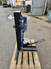 Kovářská válcovací stolice - 2