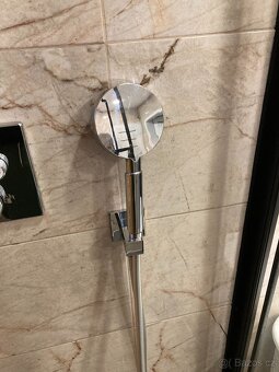 Podomítková hlavová sprcha + ruční sprcha - 2