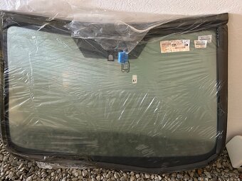 Čelní sklo Toyota - 2