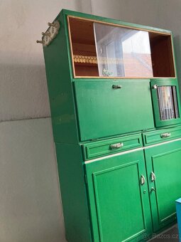 Prodám kredenc - 2
