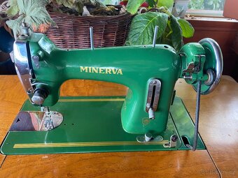 Šicí  stroj Minerva - 2