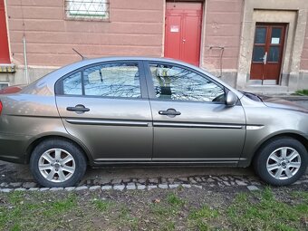 Hyundai Accent - 2