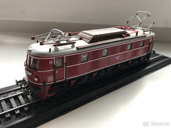 Model elektrické lokomotivy H0 - 2