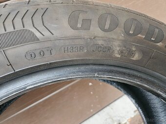pneu Goodyear Efficientgrip Performance 215/55 R17 - 2