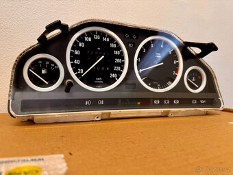 BMW e30 kroužky do budíku - 2