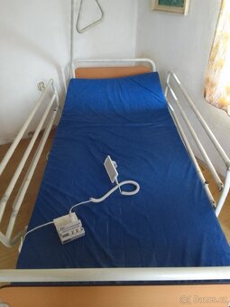 Nemocniční postel - 2