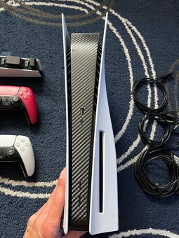 PlayStation PS5 s mechanikou, dobíjecí stanice - 2x ovladač - 2