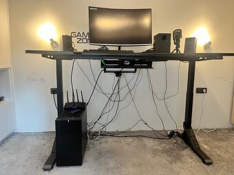 Výškově nastavitelný stůl ikea - 2