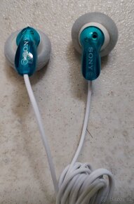 SLUCHÁTKA SONY + MINI MP3 PŘEHRÁVAČ - 2