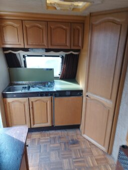Karavan Hobby 400 - 2