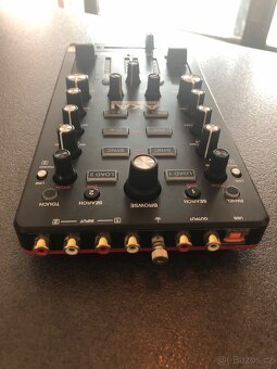 KONTROLER MIX AKAI AMX - 2