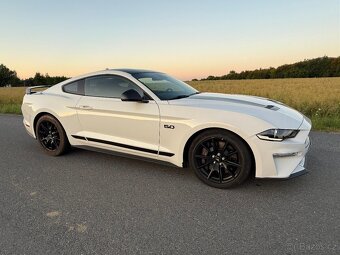 Ford Mustang GT 5.0 V8 331kW výroční model - 2