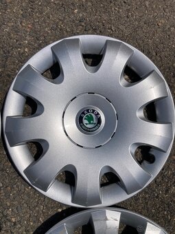 Poklice Škoda r15 - 2