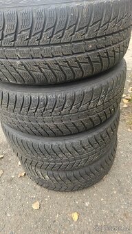 Sada Alu kol rozteč 5x108 s zimní pneu 235/60/18 - 2