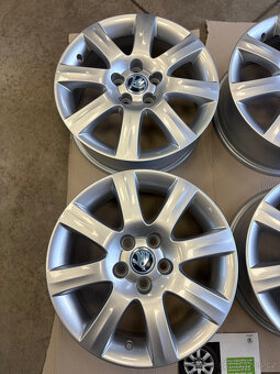 NOVÁ ORIGINÁLNÍ 5J0071495A ŠKODA FABIA 5X100 - 2