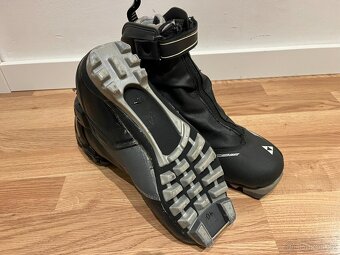 Prodám boty na běžky vel. 40, skate - 2