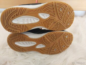 Dívčí kotníkové sálovky LOTTO vel. 37 - 2