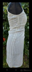 Bílé šaty na úzká ramínka. Vhodné i jako večerní. - 2