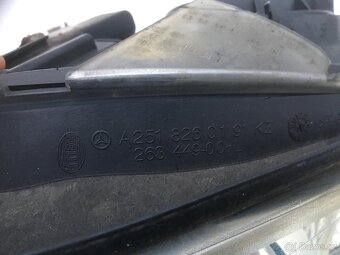 Mercedes R W251 - levý svetlomet - 2