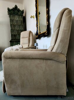 Prodám elektrické zvedací a polohovací křeslo - 2