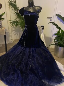 Maturitní plesove dlouhe šaty sametově tylove 38 - 2