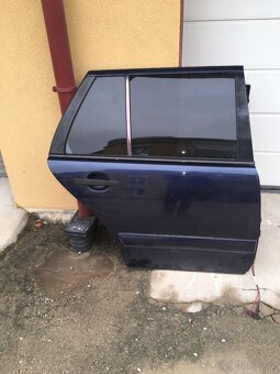 Pravé zadní dveře - 2