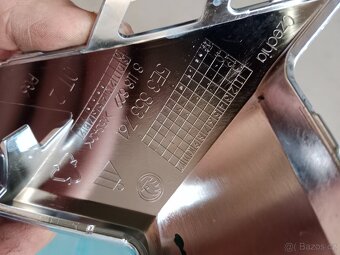 Škoda Octavia IV 2020 rámeček přední masky - 2