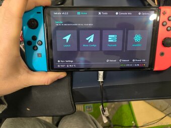 Nintendo Switch OLED + 2 hry, Hekate - 2