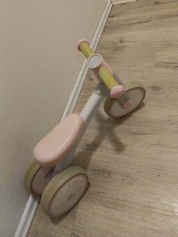 prodám dětské odrážedlo výška sedla 24cm - 2