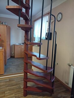 Točité dřevěné schody - 2
