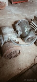 220V motory - 2
